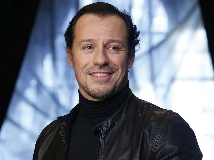 Celebrity Hunted 2, Stefano Accorsi: “Ecco perché ho deciso di partecipare” preview