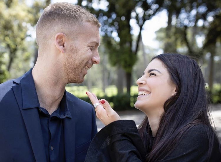 Uomini e Donne, Alessio Ceniccola paparazzato con una mora: è crisi con Samantha Curcio? preview