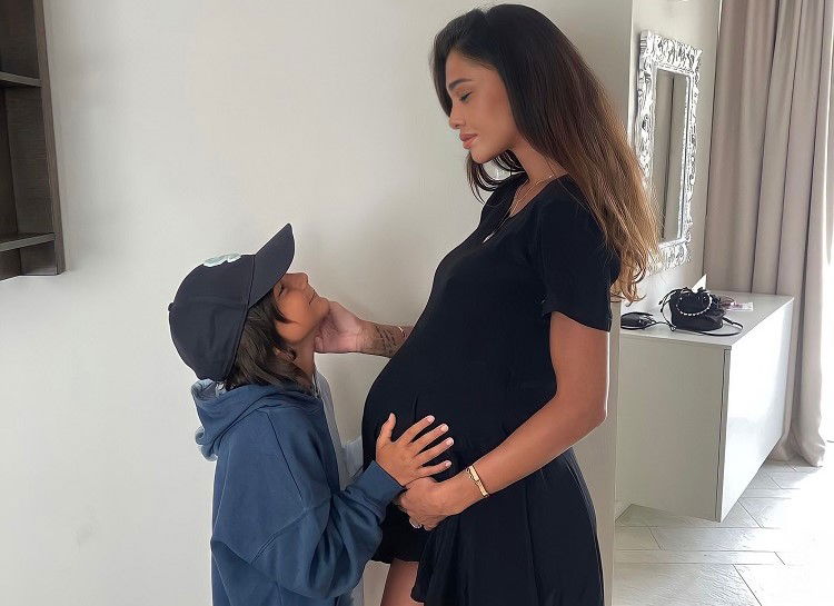 Belen Rodriguez non farà nascere Luna Marì a Milano come per Santiago De Martino: ecco dove avverrà il parto article-post