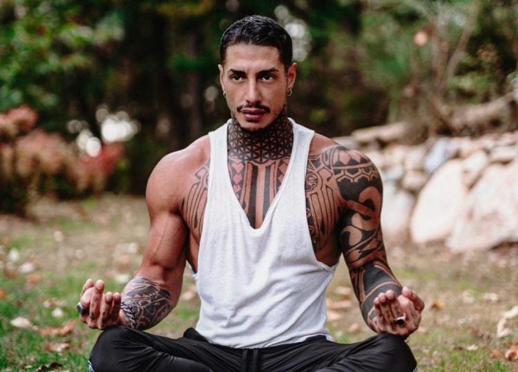 Temptation Island, Francesco Chiofalo replica a chi lo accusa di aver esagerato con i ritocchi estetici preview