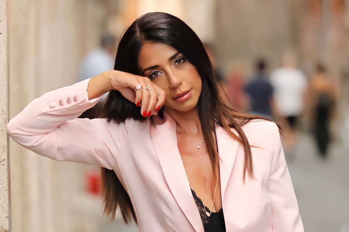 Temptation Island 9, Raffaella Mennoia svela alcuni retroscena inediti del programma (e cosa fa Maria De Filippi durante i faló) article-post