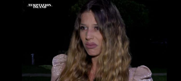 Temptation Island 9, Gemma Galgani dispensa consigli a Floriana Angelica (in lacrime dopo il faló con Federico Rasa) preview