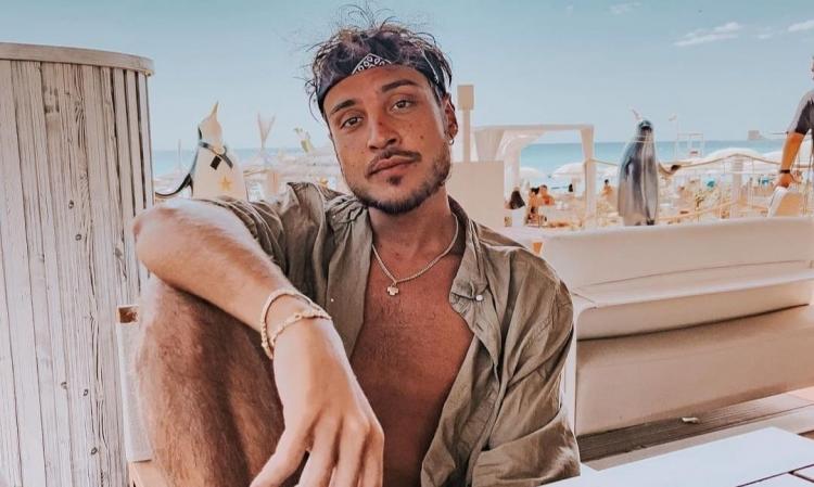 Isola 15, Awed minacciato sui social: “Questa notte non ho chiuso occhio” preview