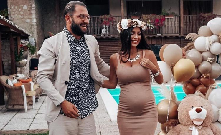 Gf Vip, svelato il sesso del bebè che Alessia Macari aspetta dal suo Oliver Kragl article-post