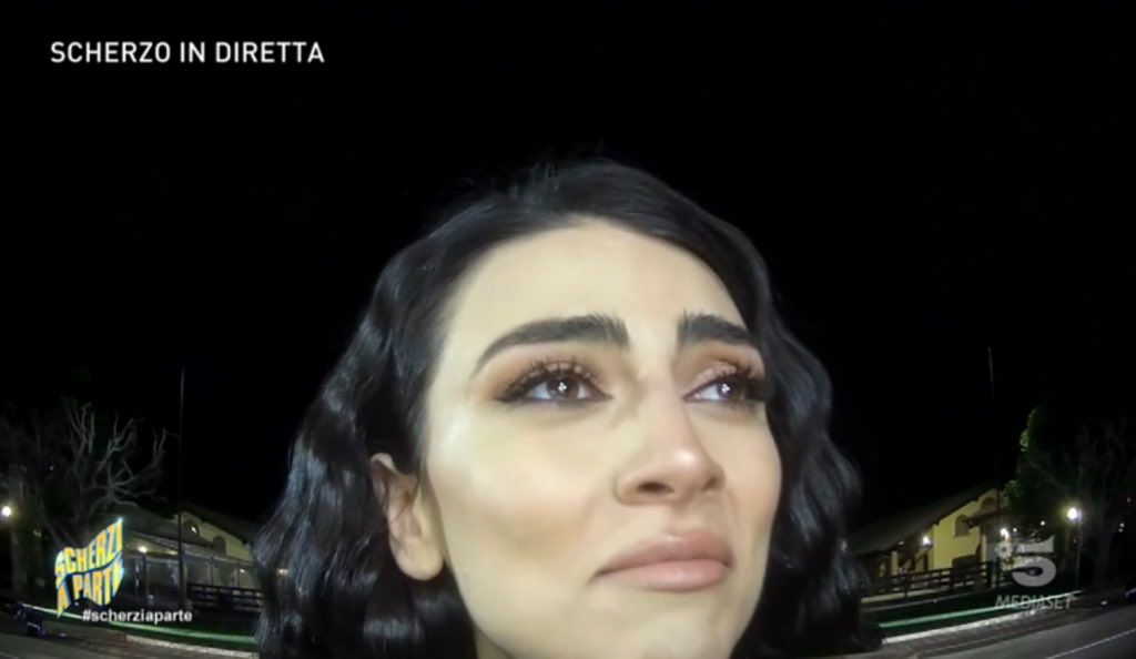 Scherzi a Parte, Giulia Salemi in lacrime per uno scherzo in diretta (con la complicità di Pierpaolo Pretelli) article-post