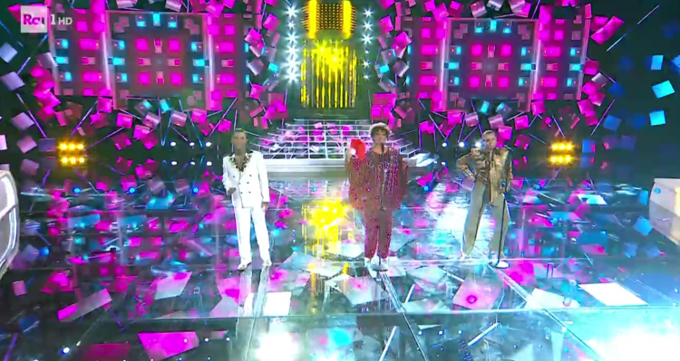 Tale e Quale show 11, prima puntata: vincono i Gemelli di Guidonia nei panni di Fedez, Lauro e Berti. Ecco come si sono posizionati Stefania Orlando e Pierpaolo Pretelli article-post