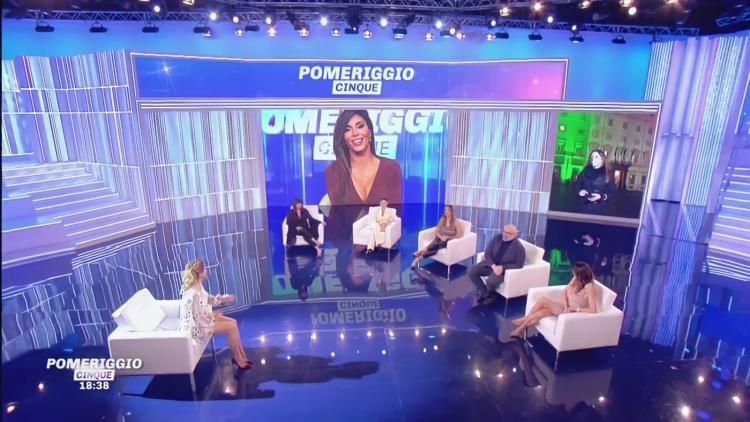 Pomeriggio Cinque, confermati solo due opinionisti: ecco chi sono preview