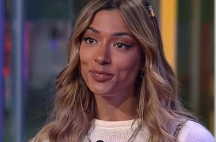 Gf Vip 6, due ex gieffine contro Soleil Sorge: “Maleducata, la tua anima è inesistente” preview