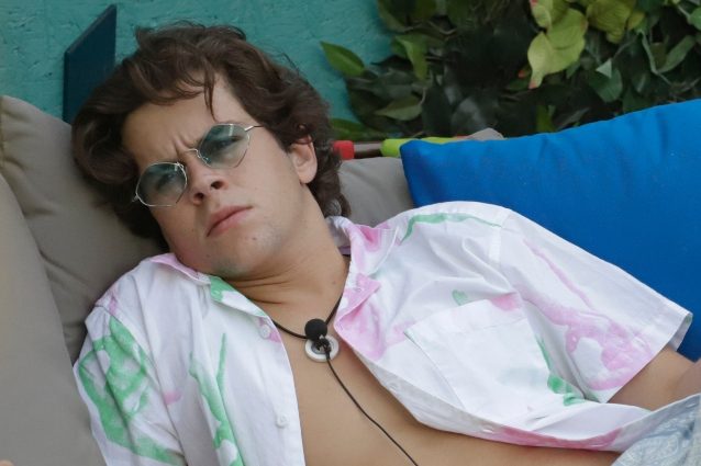 Gf Vip 6, Tommaso Eletti rivela di aver avuto una dipendenza: “Perché sono mezzo matto, secondo te?” article-post