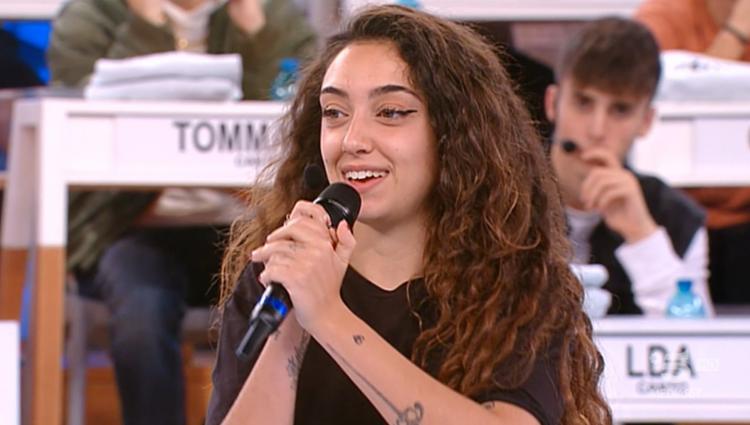 Amici 21, puntata del 31/10/2021: Sissi Cesana fa il suo ingresso nella scuola e i prof se la contendono, Nek giudice della gara di canto preview