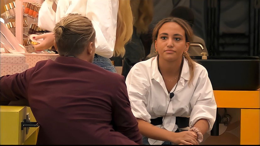 Gf Vip 6, Clarissa Selassiè contro Davide Silvestri: “Stratega, lo travolgo come un treno”. Poi arriva il chiarimento preview