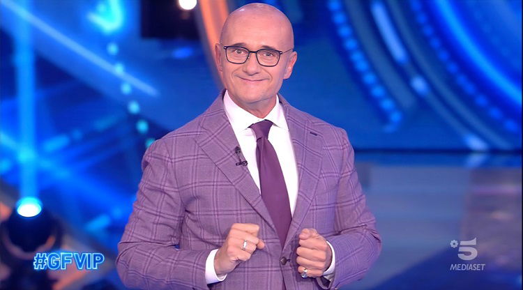 Gf Vip 6, salta anche l’ingresso di Vera Gemma: ecco quale famosa attrice prenderà il suo posto nella Casa preview