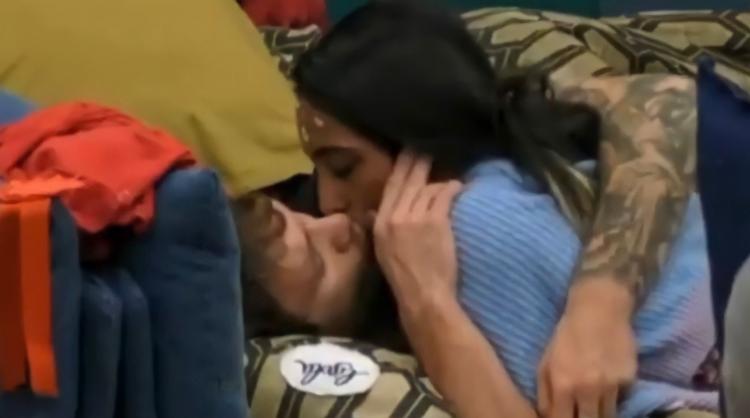 Gf Vip 6, nella notte riscoppia la passione tra Manuel Bortuzzo e Lulù Selassiè preview