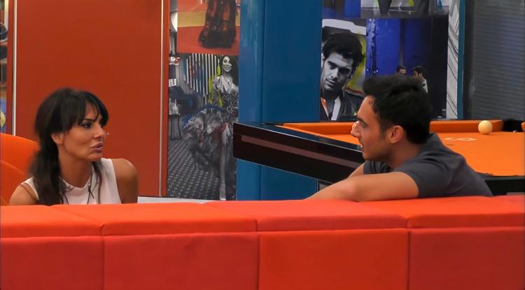 Gf Vip 6, dopo il bacio a stampo Miriana Trevisan si chiarisce con Nicola Pisu: “Io per ora non me la sento” preview