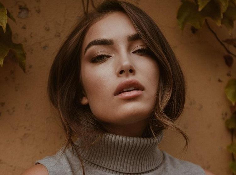 Uomini e Donne, Nilufar Addati pubblica uno scatto senza veli per mostrare le smagliature e lanciare un messaggio di body positive: la risposta alle critiche preview