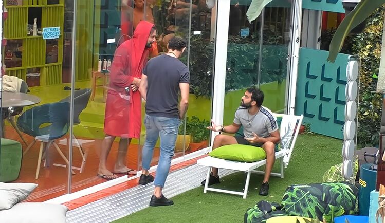 Gf Vip 6, chiarimento tra Alex Belli e Aldo Montano che prende le parti di Gianmaria Antinolfi: “Mi fa tenerezza” preview