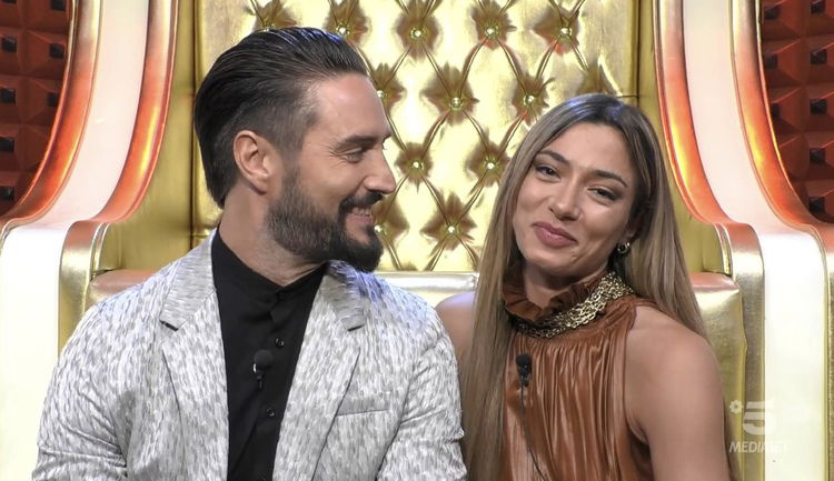 Gf Vip 6, Alex Belli ci ripensa: “Soleil Sorge? È come una sorellona, non mi attrae” preview