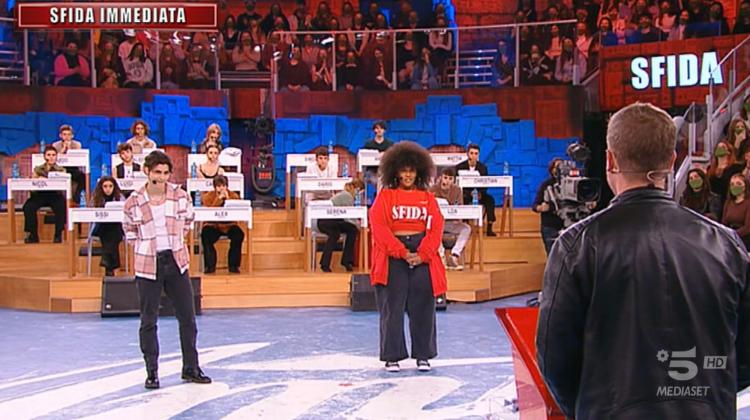 Amici 21, puntata del 28/11/2021: dopo le sfide fuori Simone Russo e Andrea Siragusa, dentro Elena Manuele e Aisha Maryam preview