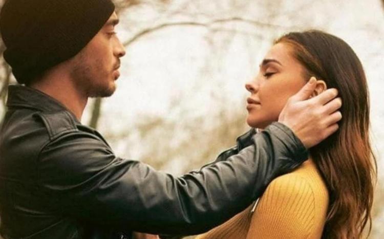 Belen Rodriguez risponde alla provocazione di un follower (e sembrerebbe confermare la crisi con Antonino Spinalbese) article-post