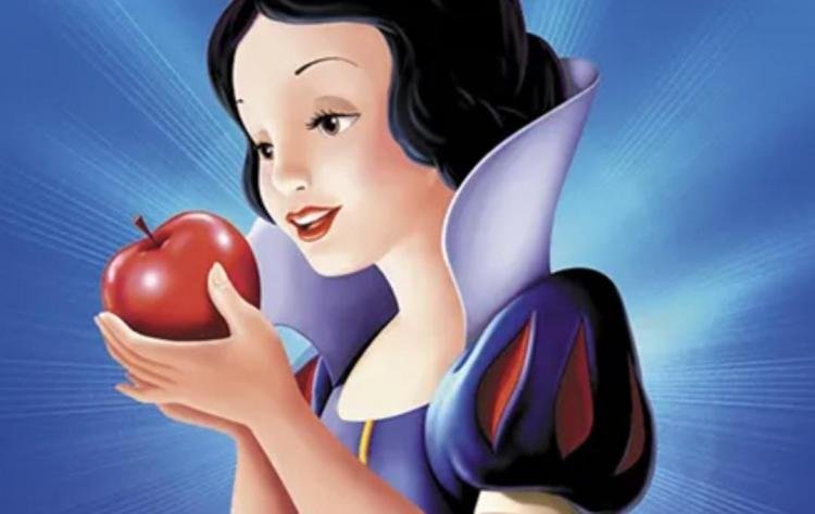 Biancaneve, la Disney lancia un nuovo film tratto dal famosissimo cartone: ecco le attrici scelte per interpretare la protagonista e la regina cattiva