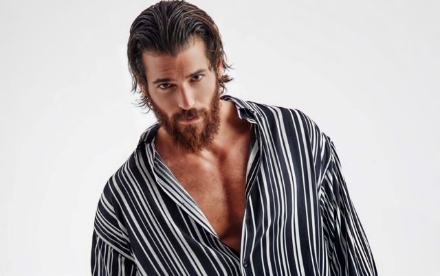 Can Yaman confessa qual è il suo peggior difetto e come fa a mettere d’accordo donne di tutte le età preview