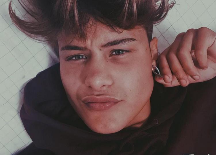 Gf Vip, Denis Dosio spiega come è nata l’idea delle patatine fritte nel lato B e come ha preso le reazioni del pubblico a quel video article-post