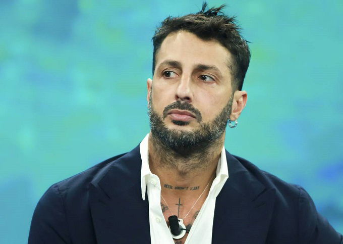 Gf Vip 6, Fabrizio Corona burattinaio? Lui replica: “Il mio nome è più ingombrante delle persone che ci sono dentro” preview