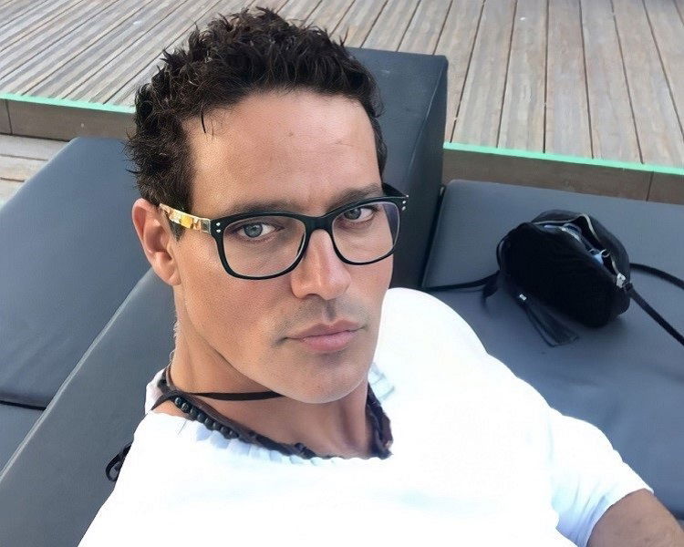 Gabriel Garko pubblica la prima foto col fidanzato Matia preview