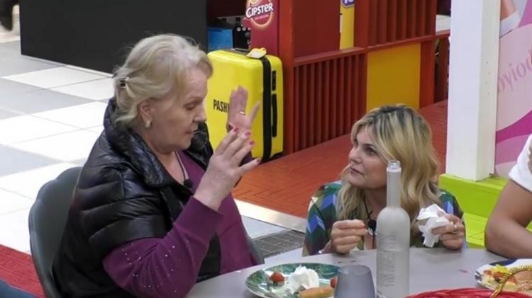 Gf Vip 6, Katia Ricciarelli perde la pazienza con Patrizia Pellegrino e sbotta contro di lei (Video) preview