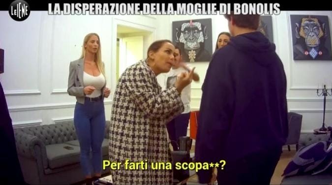 Gf Vip 6, Sonia Bruganelli vittima dello scherzo de Le Iene con la complicità del figlio Davide Bonolis: la sua reazione preview