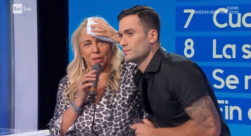 Mara Venier rassicura i fan dopo la caduta a Domenica In: “Poteva andare peggio, sto bene!” preview