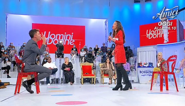 Uomini e Donne: l’opinione di Isa sulla puntata del 23/11/21 preview