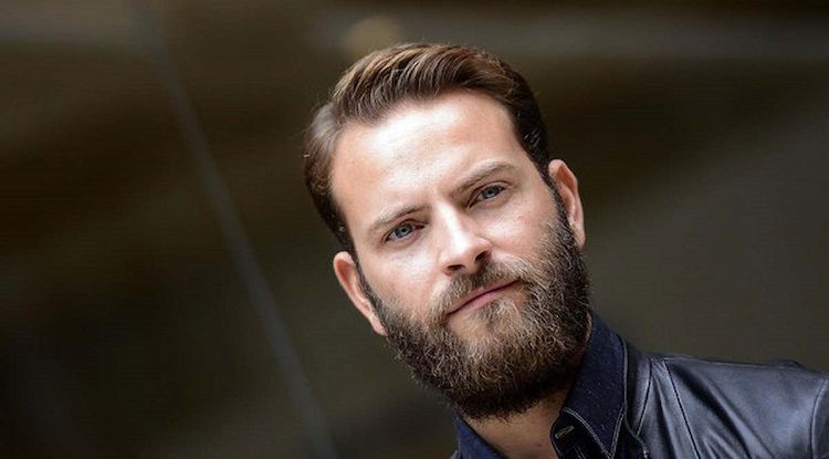 Alessandro Borghi parla della sindrome di Tourette poi ammette: “Ci ho messo molto a fare cinema come piaceva a me” preview