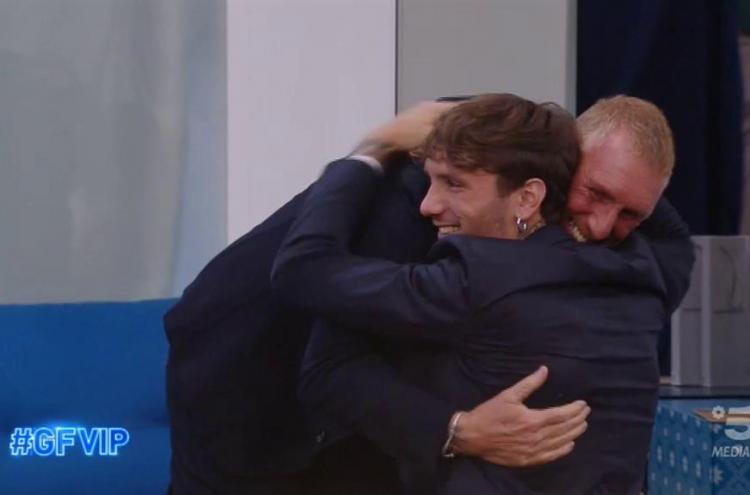 Gf Vip 6, il papà di Manuel Bortuzzo fa un gesto social che fa mormorare il web preview