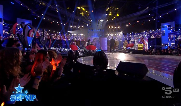 Gf Vip 6, Sonia Bruganelli ha un battibecco in diretta con Alfonso Signorini e abbandona lo studio! preview