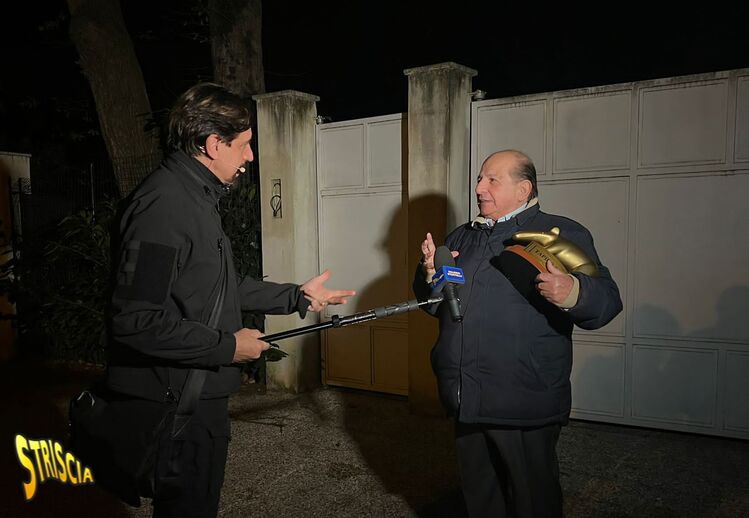 Giancarlo Magalli riceve il Tapiro d’oro dopo la condanna nel processo con Adriana Volpe e lancia una nuova stilettata all’opinionista del Gf Vip 6 preview