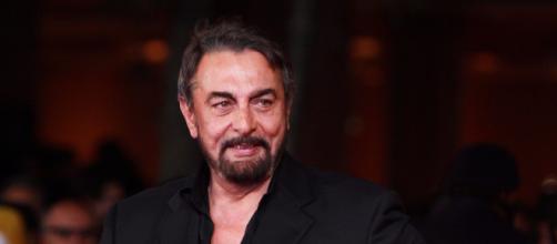 Gf Vip 6, Kabir Bedi tra i prossimi ingressi nella Casa? L’indiscrezione preview