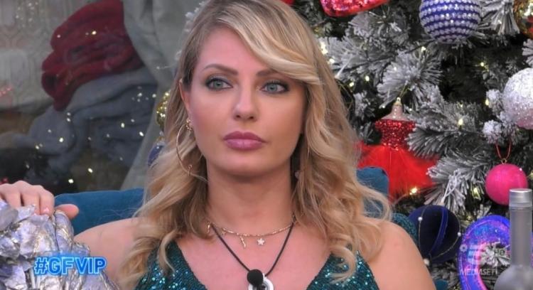 Gf Vip 7, Manila Nazzaro demolisce il nuovo cast: “Tentativi di scopiazzare con questi triangoli” article-post