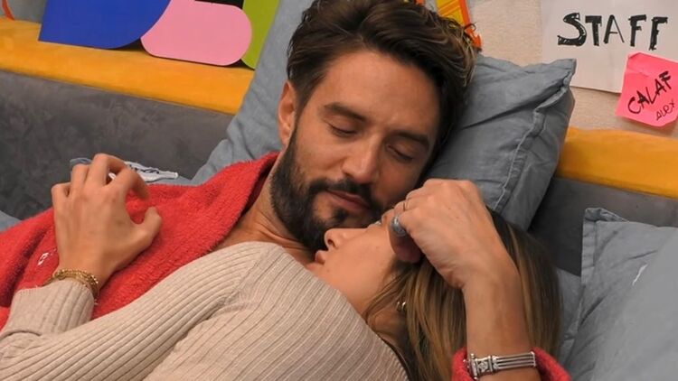 Gf Vip 6, Alex Belli sorprende: “Fuori da qui non c’è possibilità di una storia con Soleil Sorge”. Il motivo preview
