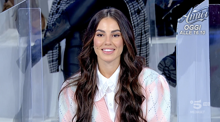 Uomini e Donne: l’opinione di Chia sulla puntata del 3/12/21 article-post