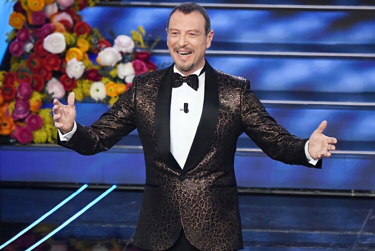 Sanremo 2022, Amadeus annuncia il nome di un super ospite italiano: “Non è mai stato al festival fino ad ora!” preview