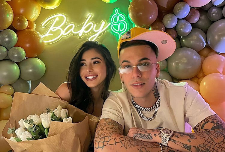 Sfera Ebbasta svela il sesso e il nome del bebè che aspetta dalla fidanzata Angelina Lacour preview