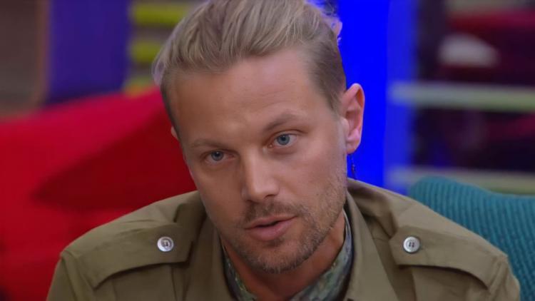 Gf Vip 6, Davide Silvestri e i dubbi su Alex Belli e Delia Duran: “Questa situazione gli fa comodo, altrimenti…” preview