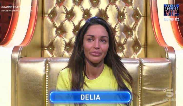 Gf Vip 6, Delia Duran: “Alex Belli mi ha confessato che tra lui e Soleil Sorge c’è stata intimità” preview