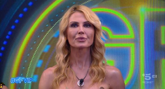Gf Vip 6, Nathaly Caldonazzo nella notte usa un’espressione omofoba e scatena la reazione del web preview