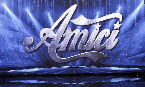 Amici, storica ballerina del talent ha ricevuto la proposta di nozze: la foto del particolare anello scelto dal suo futuro marito preview
