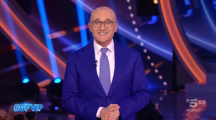 Gf Vip 6, Paolo Bonolis ospite della finalissima: ecco cosa si è fatto promettere in cambio della sua presenza preview