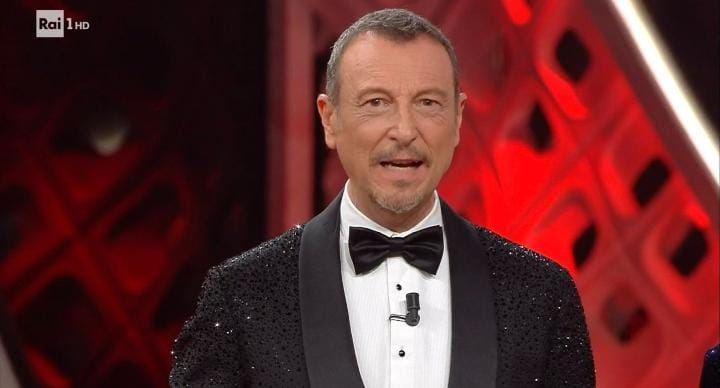 Sanremo 2022, Amadeus risponde a chi gli chiede se condurrà anche la prossima edizione del Festival preview
