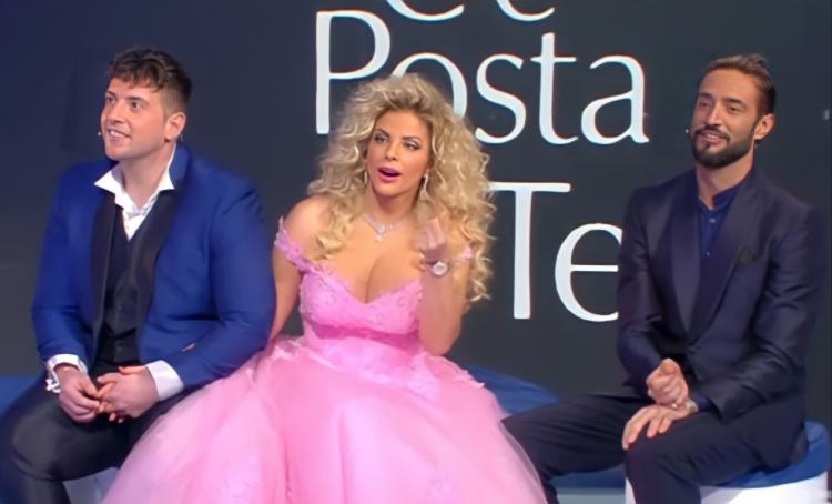 C’è Posta per Te, l’ironia di Luciana Littizzetto sull’amore libero di Alex Belli: “Datti una calmata!” article-post