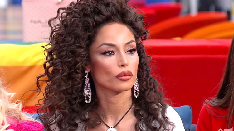 Gf Vip 6, Raffaella Fico spiega perché non è presente durante le puntate serali del reality article-post